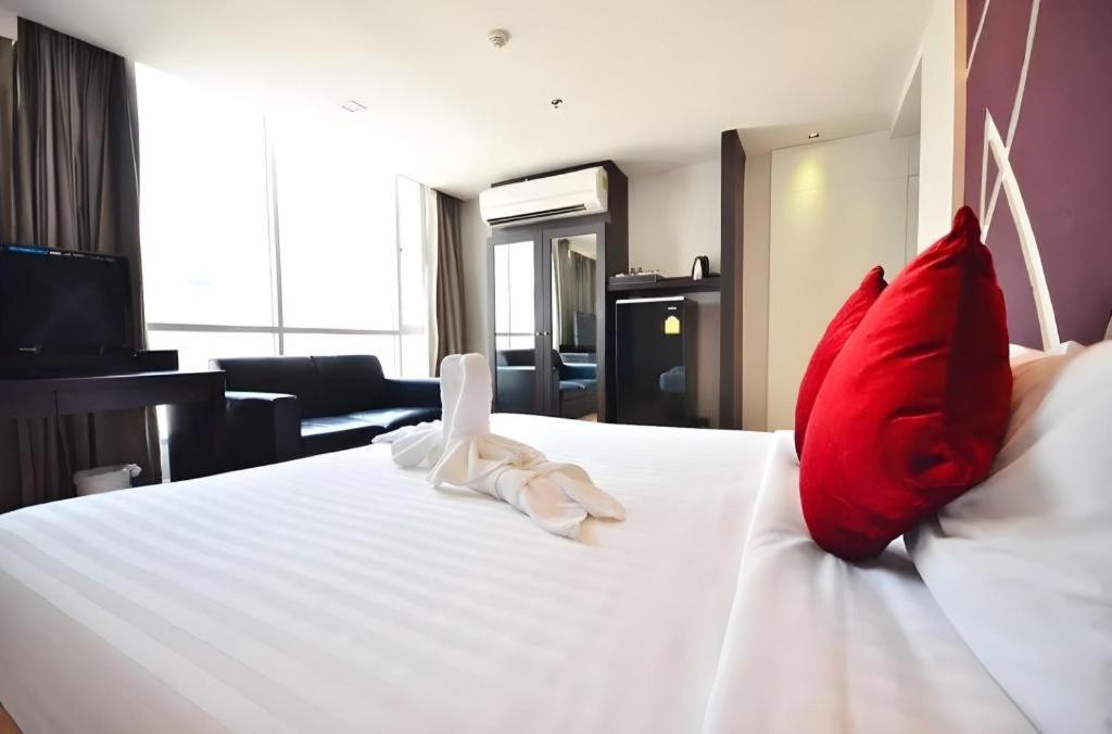 The Heritage Sathorn Suite Hotel Bangkok Exterior foto